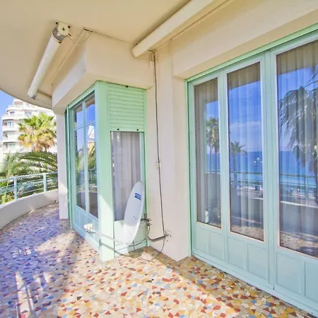 Promenade Holiday - Miramar Promenade 1 *